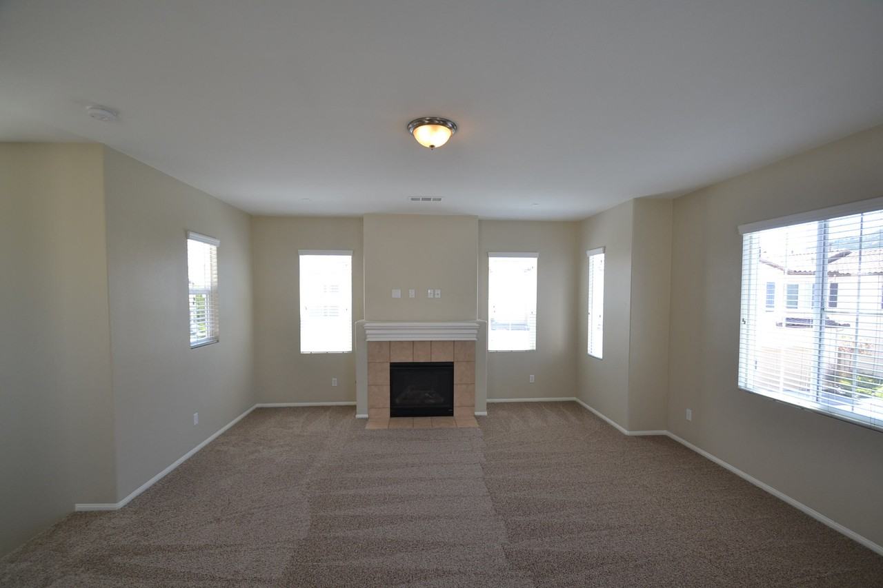 31826 Domenoe Way - Photo 3 of 7