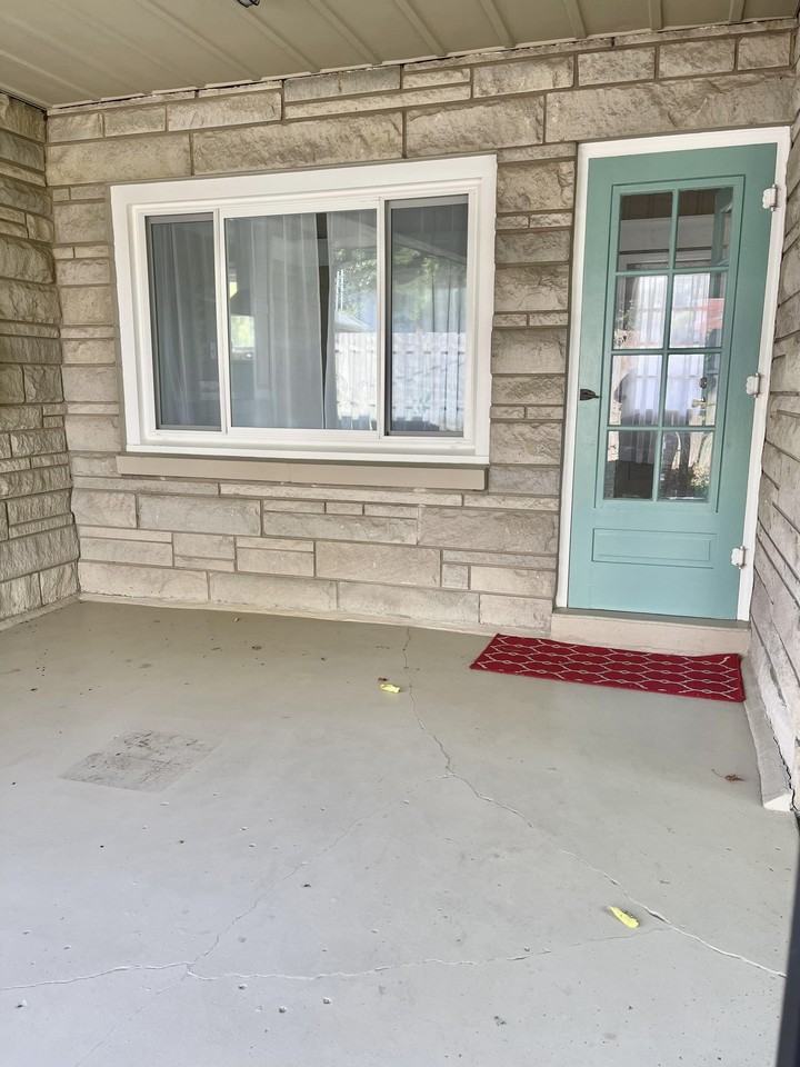 105 S Forest Dr - Photo 2 of 31