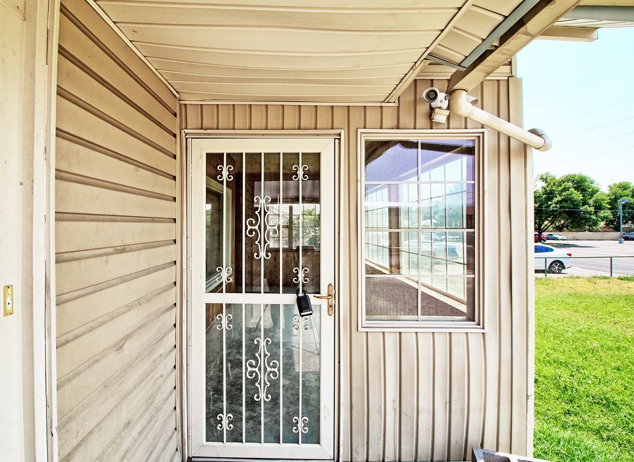 1210 Orchard Ave - Photo 3 of 7