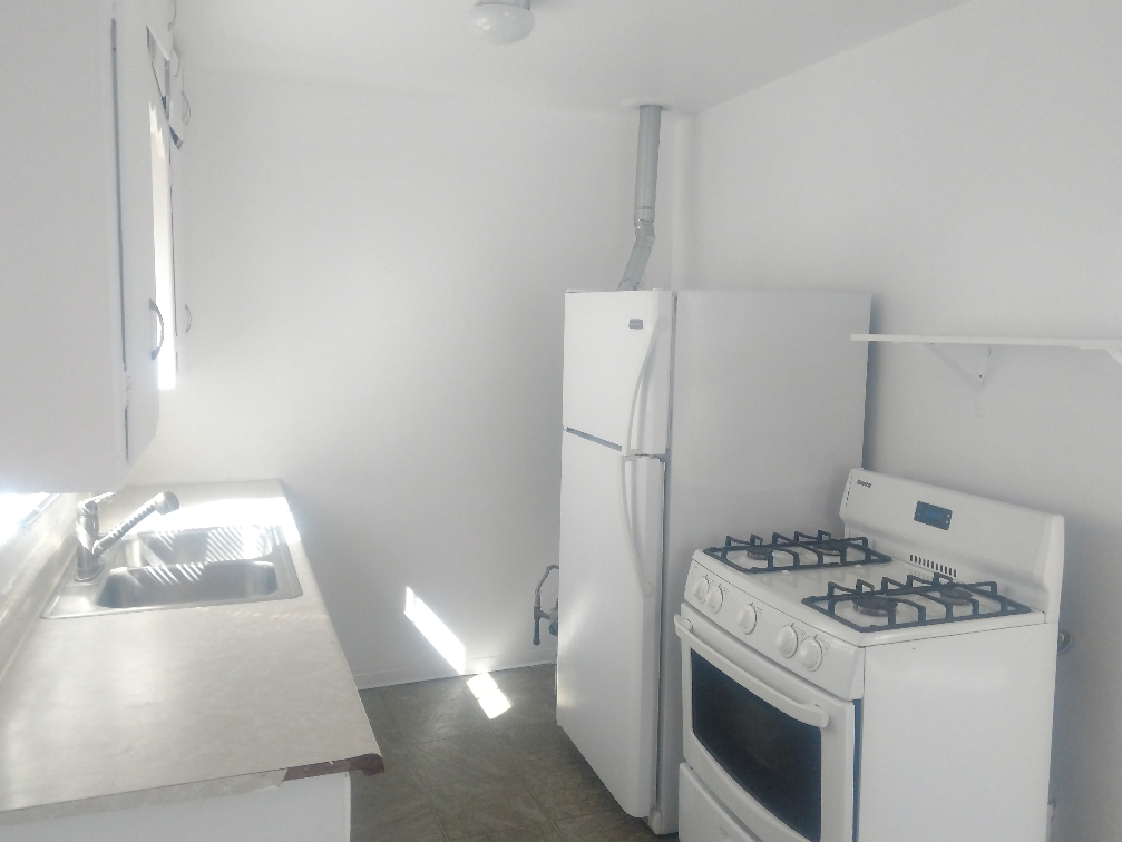 323 Truman St Ne - Photo 4 of 24