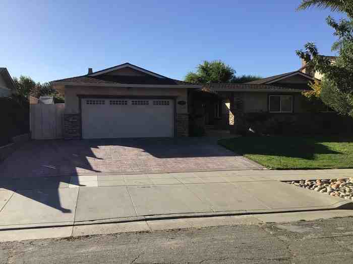 1161 Old Oak Dr - Photo 2 of 40