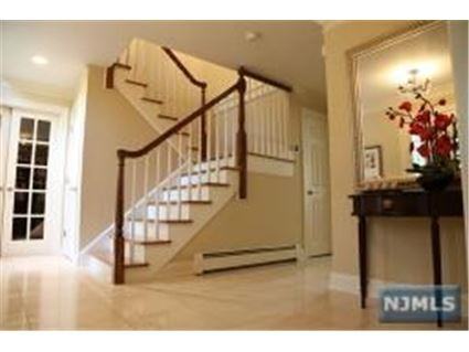 890 Colonial Rd - Photo 3 of 15