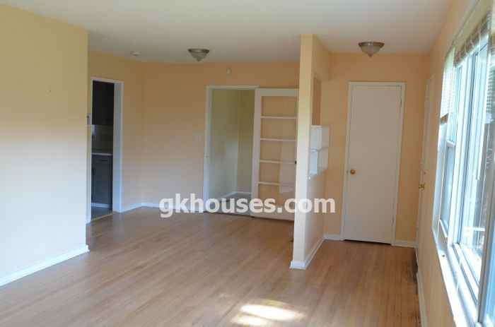 833 59th St S - Photo 3 of 14