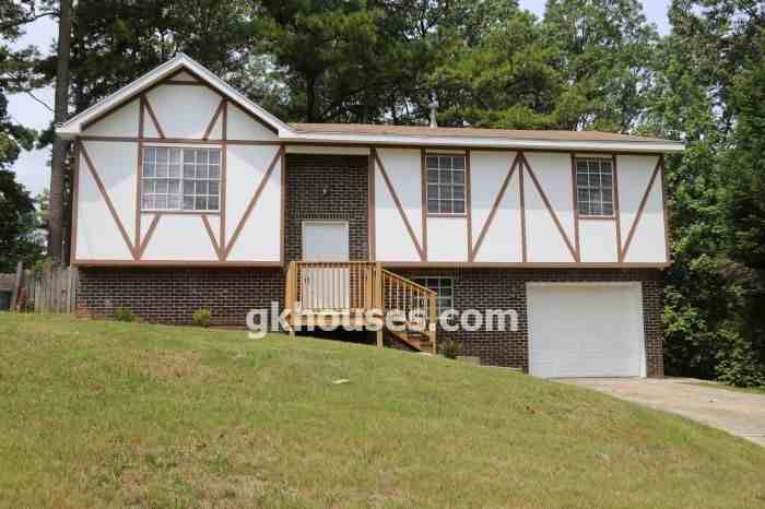 4220 Fieldstone Dr - Photo 2 of 37