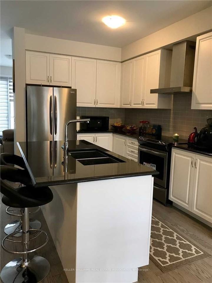 19 Glenngarry Crescent - Photo 2 of 10