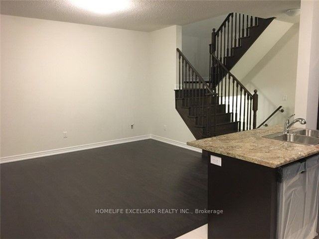 117 Mondial Crescent - Photo 2 of 11