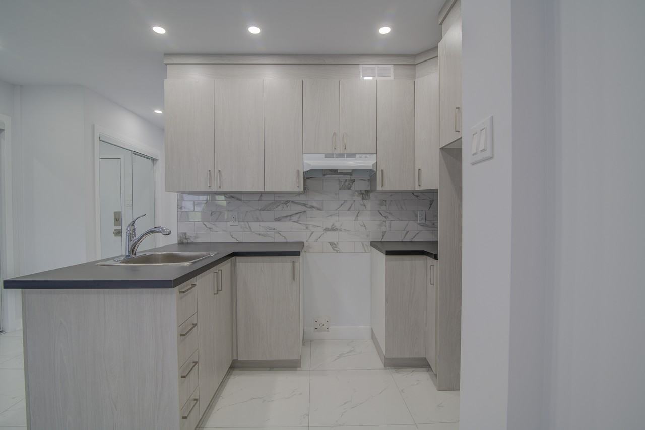 1280 Rue Saint Marc #707