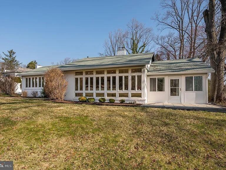 1736 Overlook Drive - Photo 3 of 25