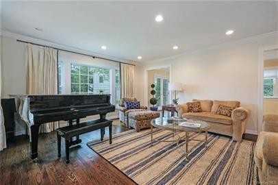 31 Ridgedale Rd - Photo 3 of 15