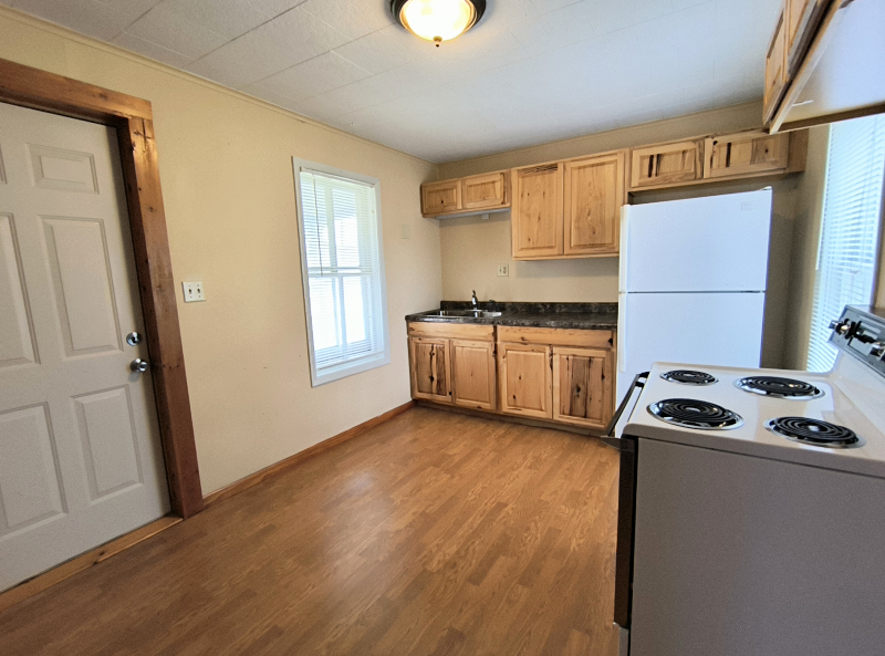 702 Heivly St - Photo 2 of 11