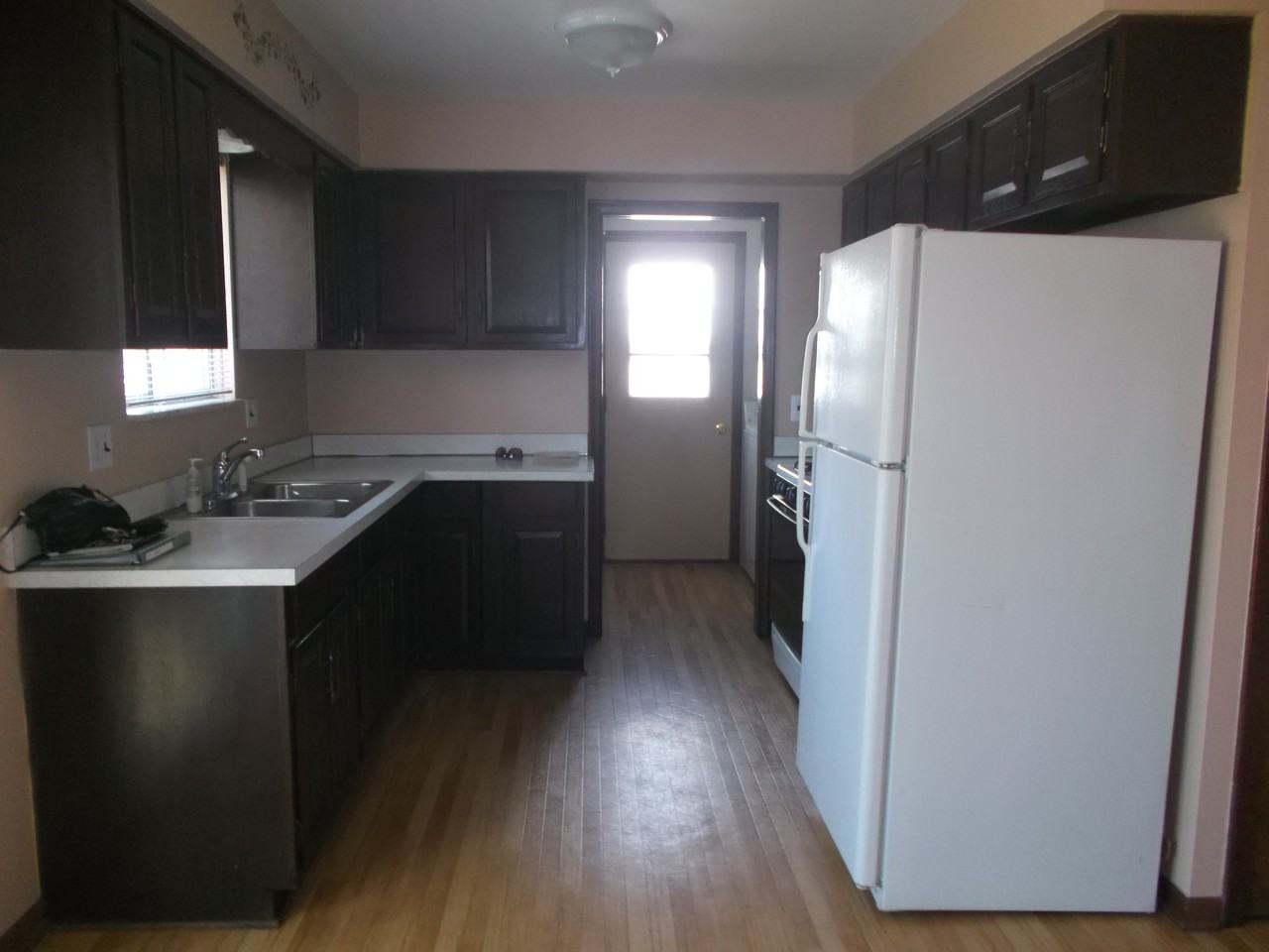 937 Summer St #NA - Photo 3 of 11