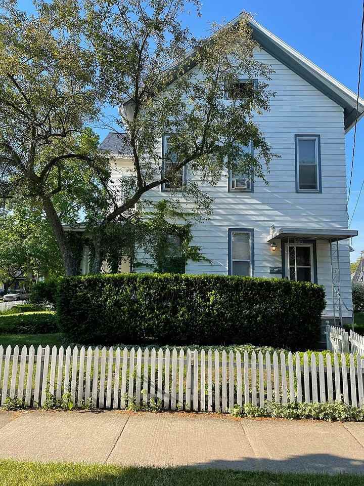 480 Crescent St Ne #NA - Photo 2 of 9