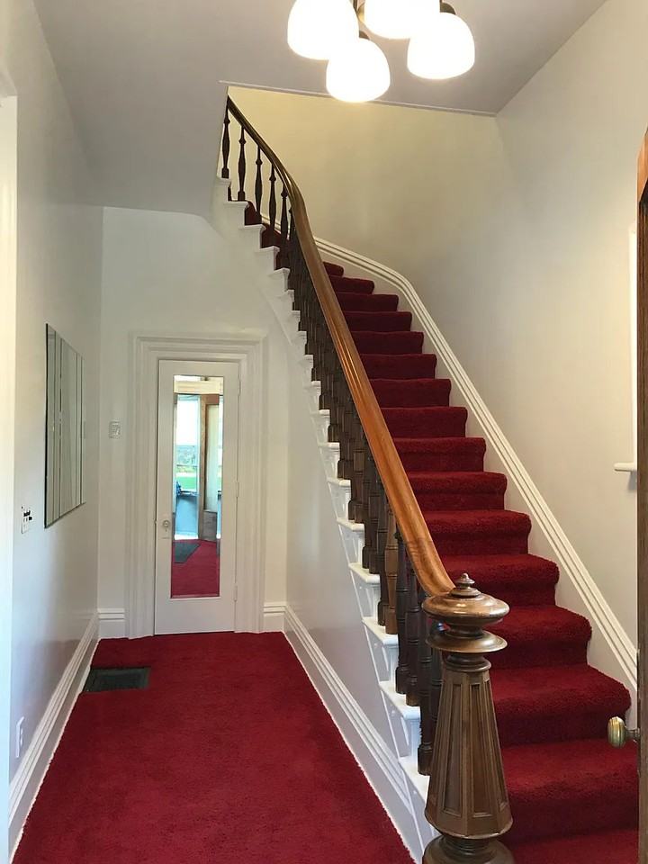 480 Crescent St Ne #NA - Photo 3 of 9