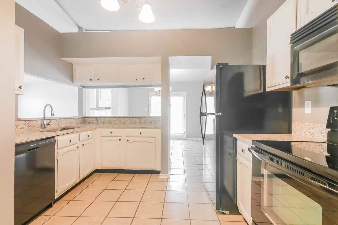 1517 Windsor Dr - Photo 2 of 14