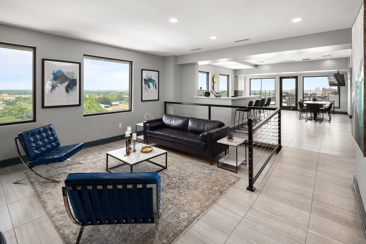 Elevate 758 - Photo 4 of 13