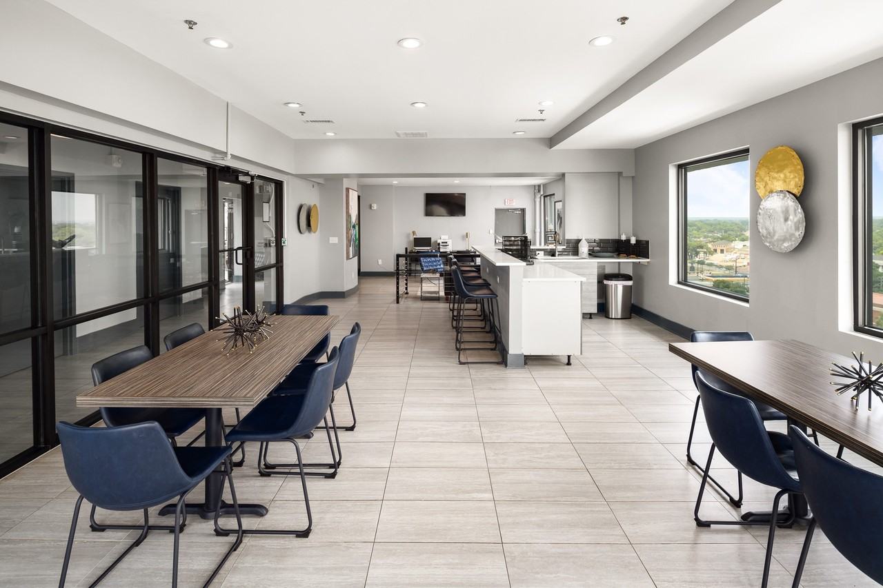 Elevate 758 - Photo 5 of 13