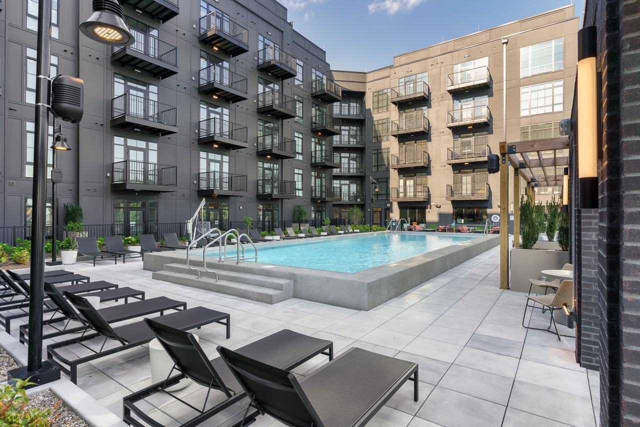 Crossline - Photo 6 of 54