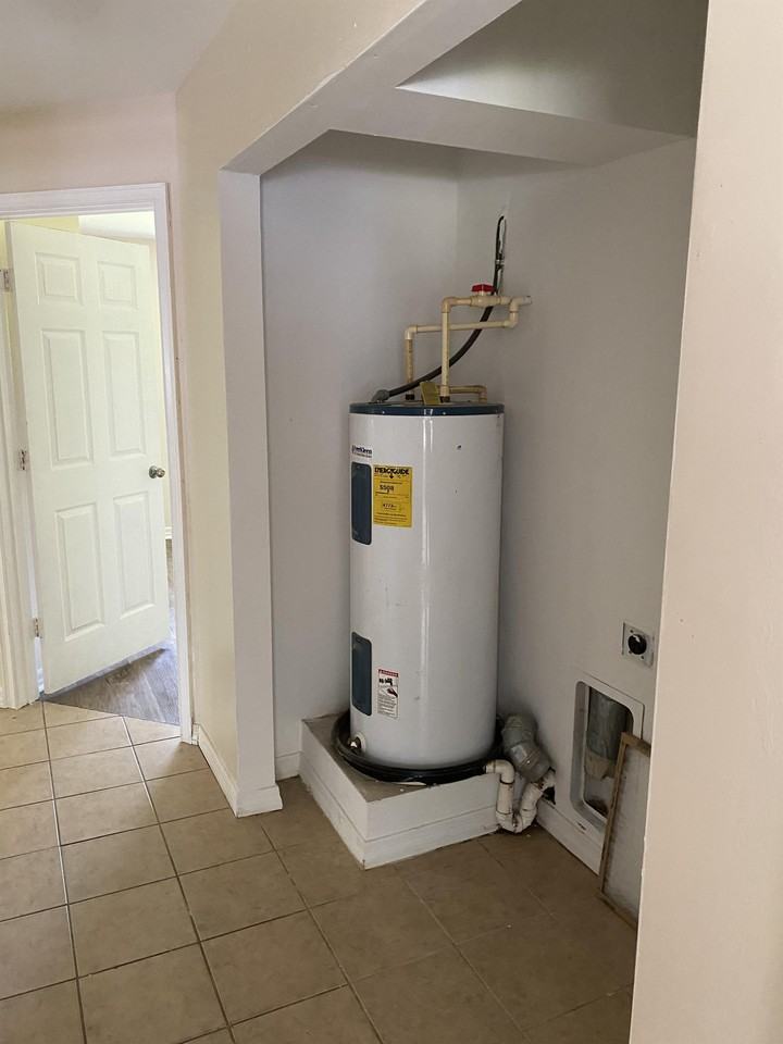 6183 Tate St #1 - Photo 5 of 20