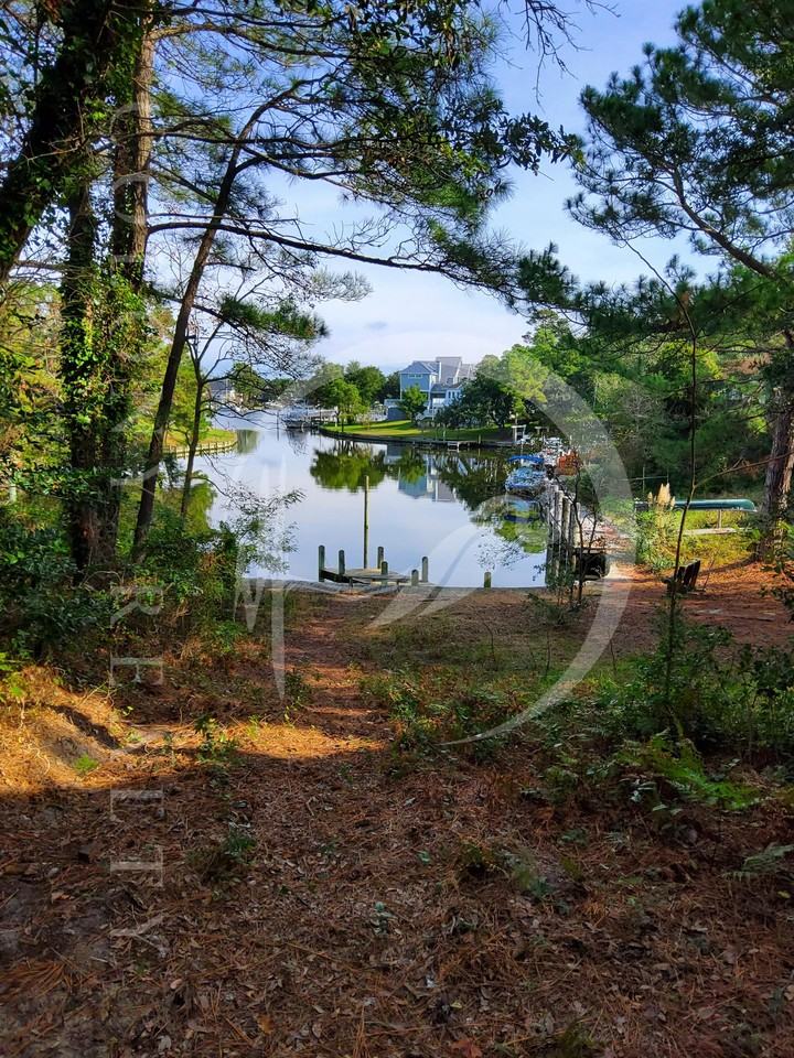 808 Harbour View Dr #1 - Photo 2 of 9