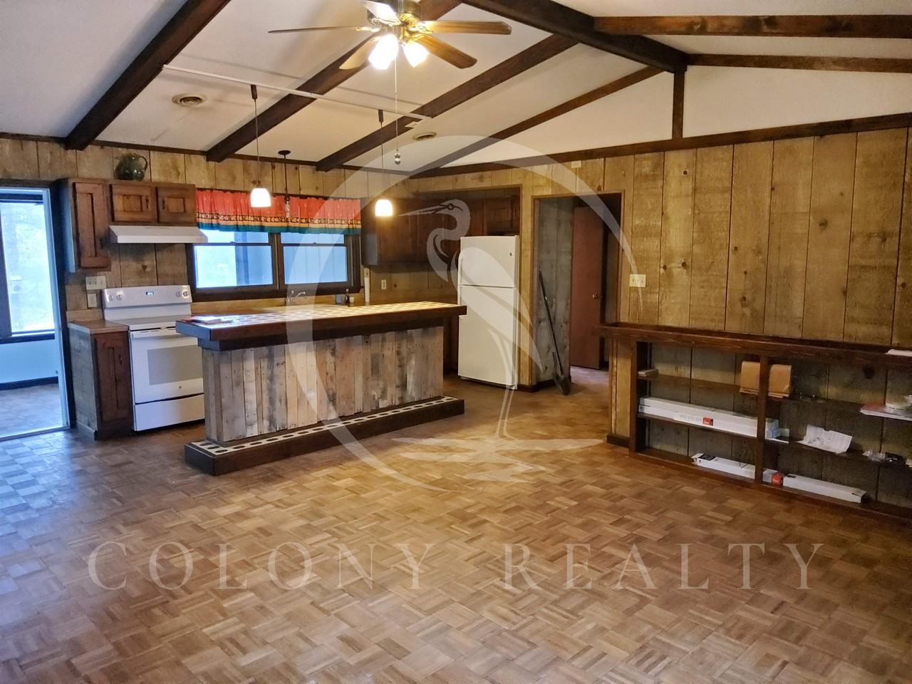 808 Harbour View Dr #1 - Photo 3 of 9