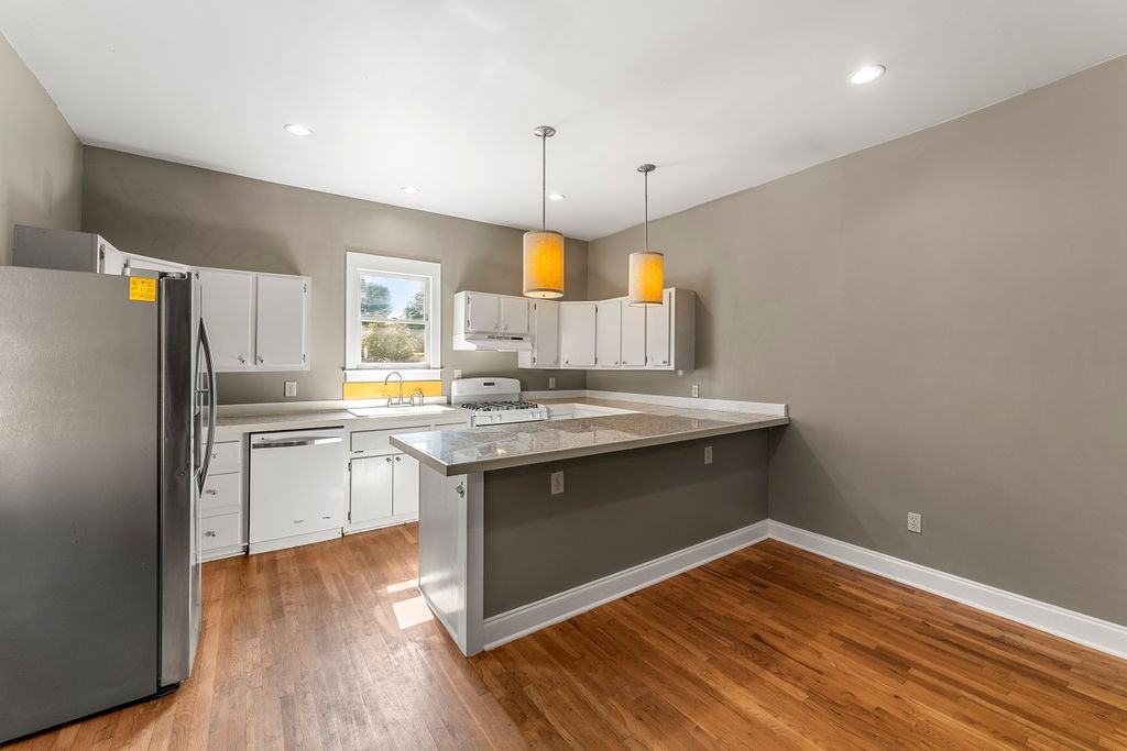 856 Kirkwood Ave Se #856 - Photo 7 of 33