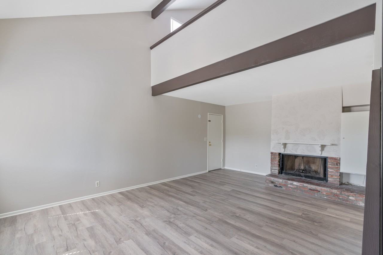 1377 Jasper Ave - Photo 3 of 20