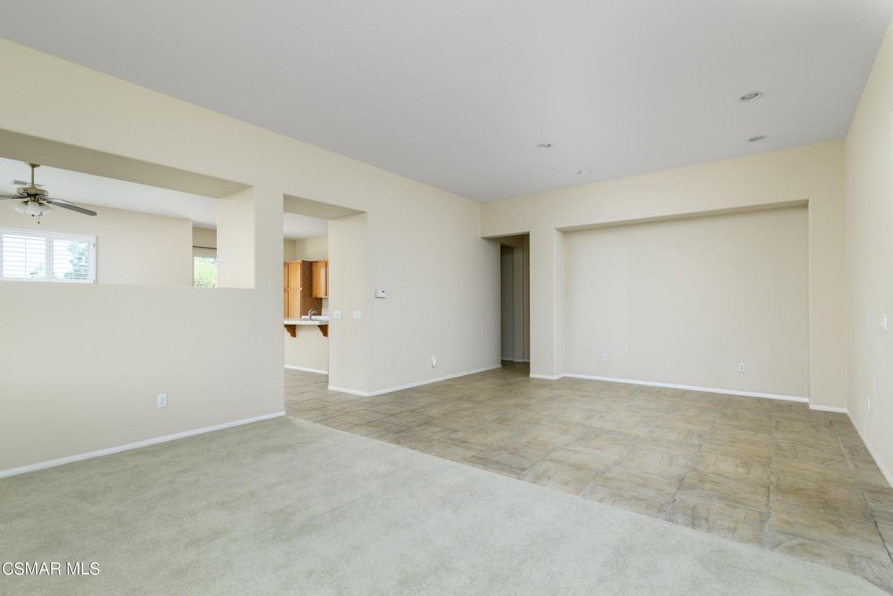 14267 Peach Hill Rd - Photo 3 of 23