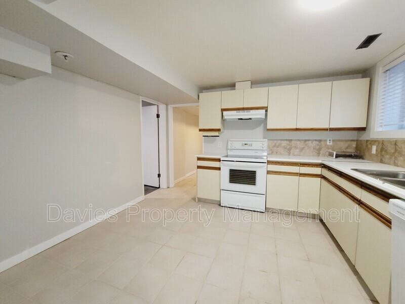 8832 92 St Nw #BS - Photo 4 of 11