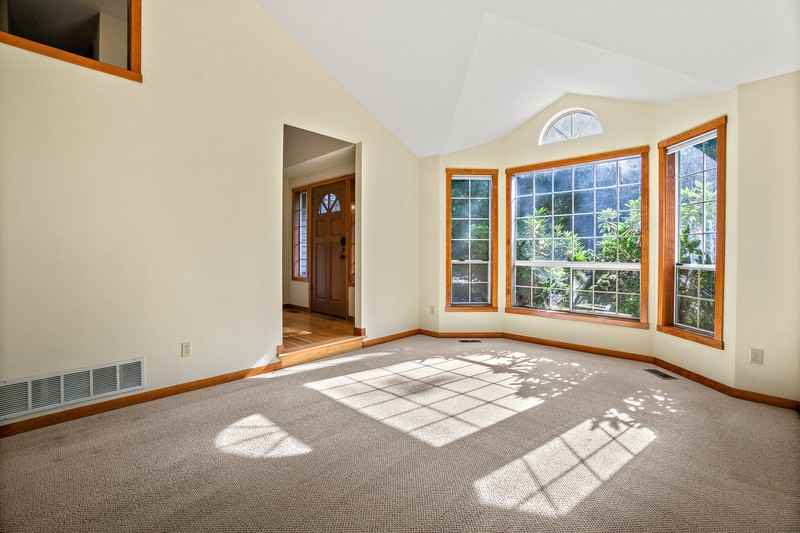 685 Jasmine Pl Nw - Photo 2 of 21