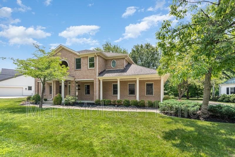 131 Lakeview Ct - Photo 2 of 24