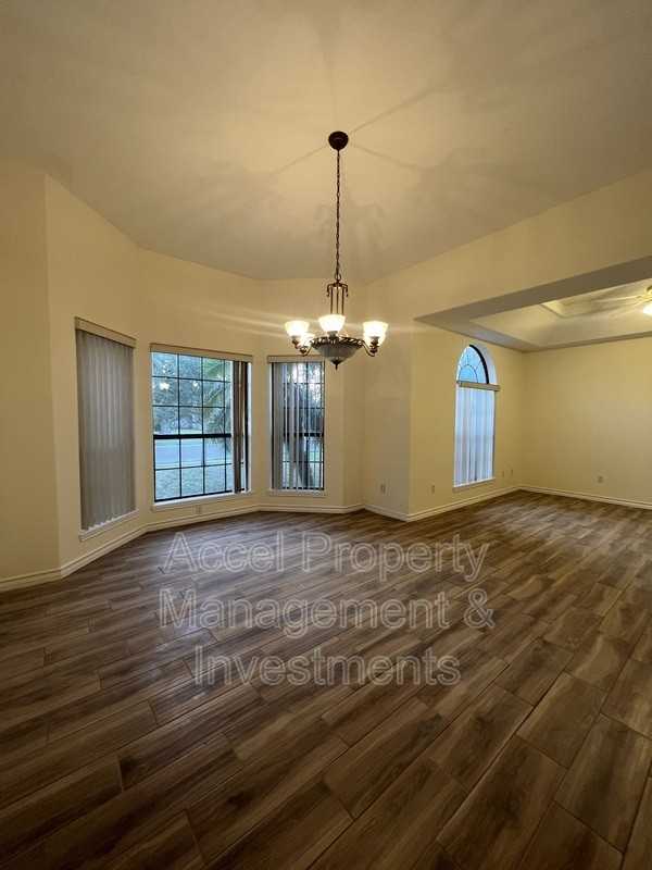 1018 N 47th Ln - Photo 2 of 17