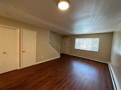 1410 East 16th Street - Photo 2 of 13