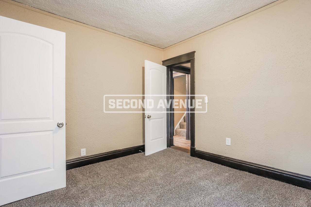 3811 E 36th St - Photo 6 of 13