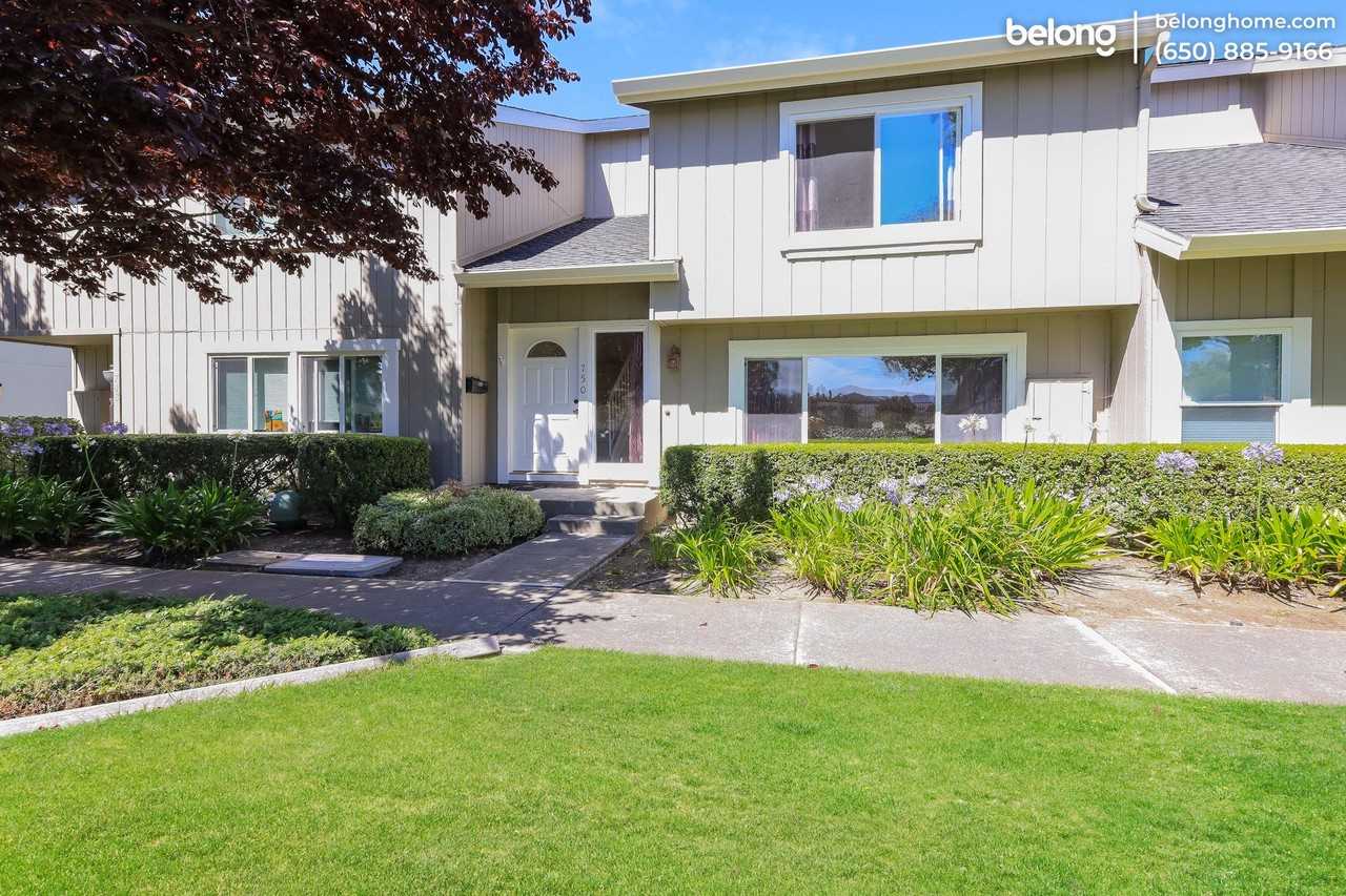 750 Pinta Ln - Photo 2 of 33