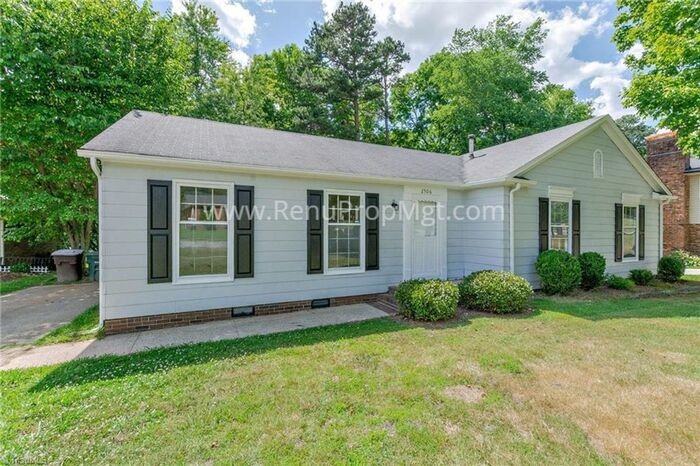 2506 Dumfries Rd - Photo 2 of 8