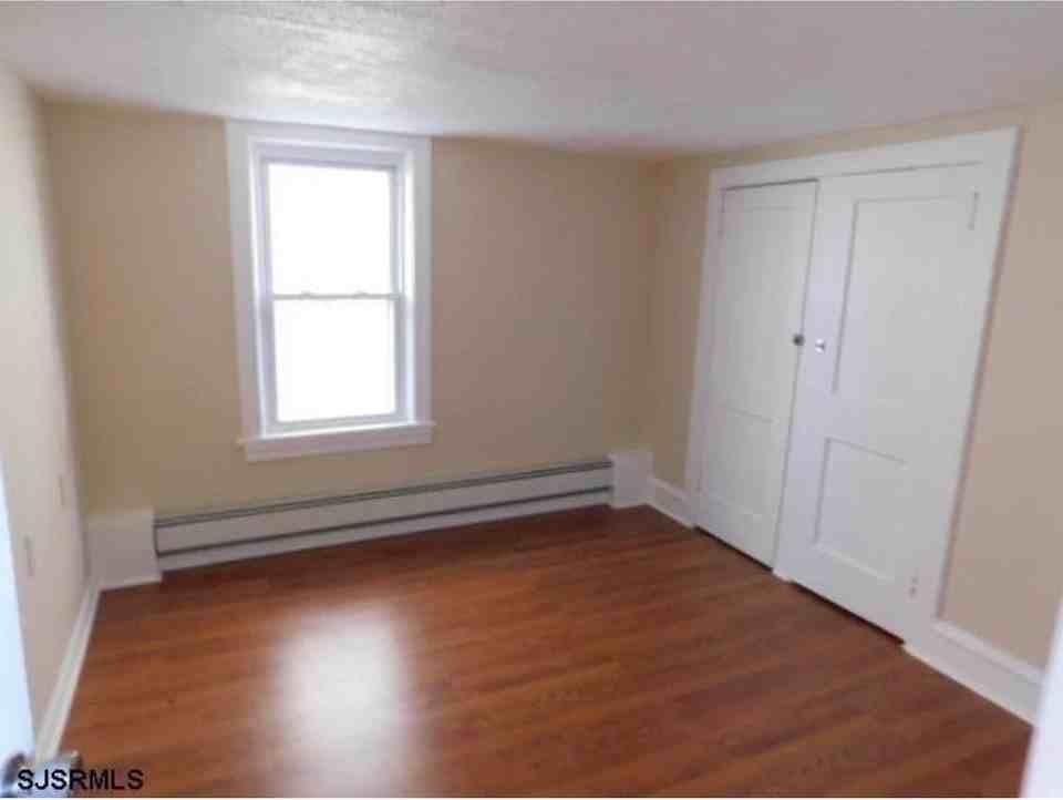 325 N Indiana Ave #2 - Photo 2 of 3