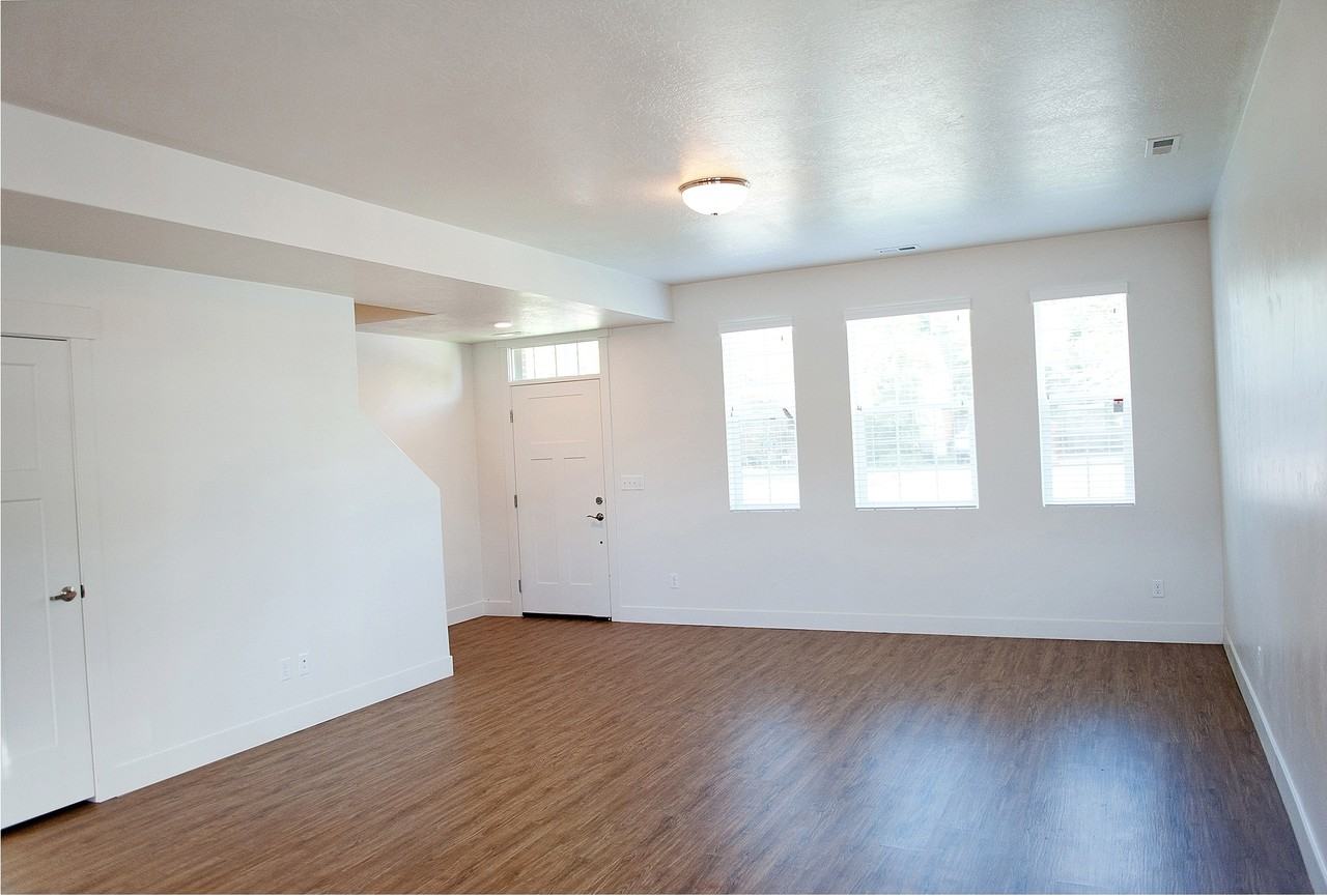 422 West 200 North #1 - Photo 3 of 10