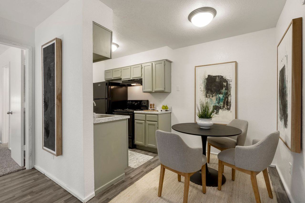 Hampton Woods - Photo 6 of 33