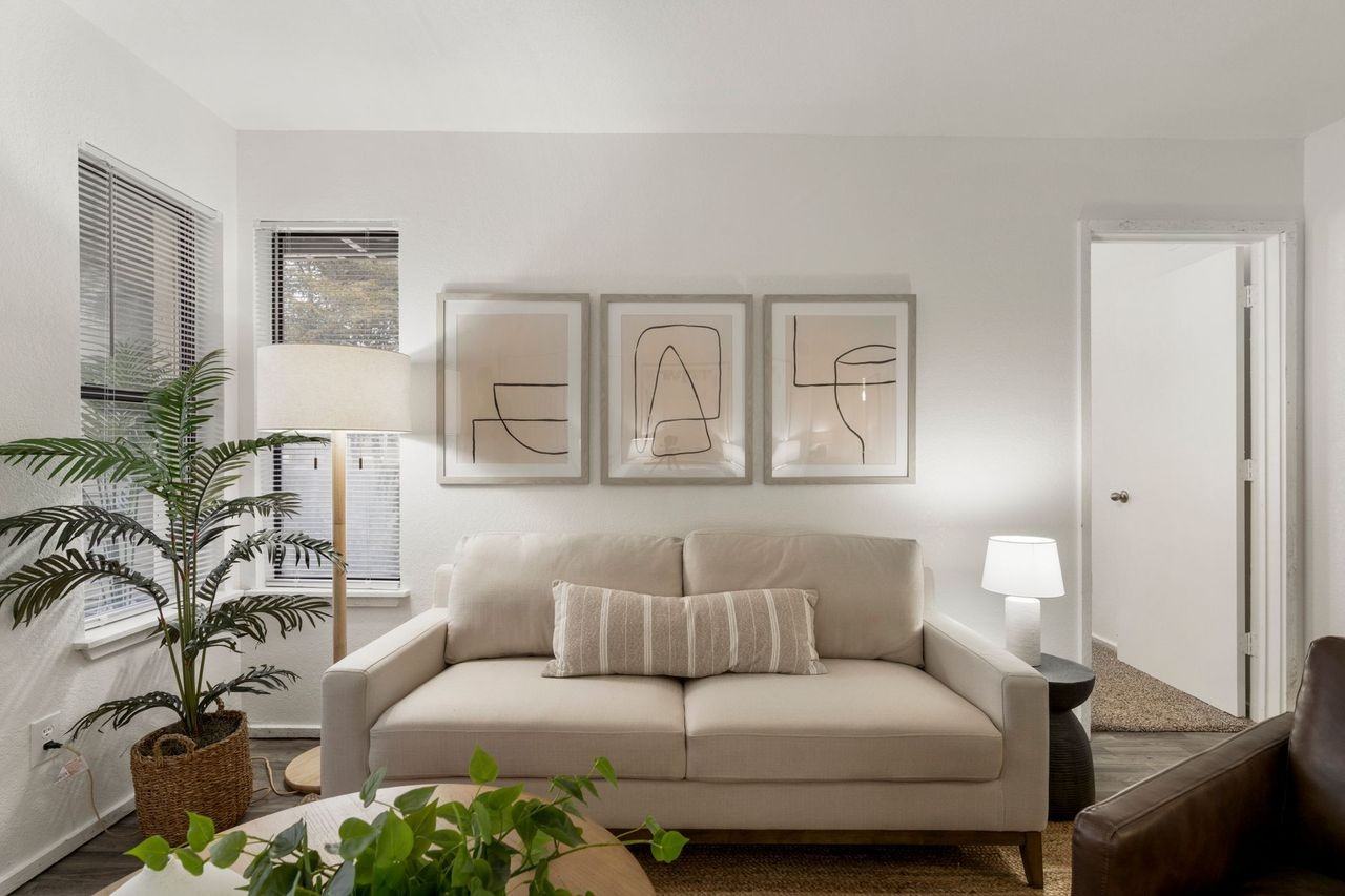 Hampton Woods - Photo 5 of 33