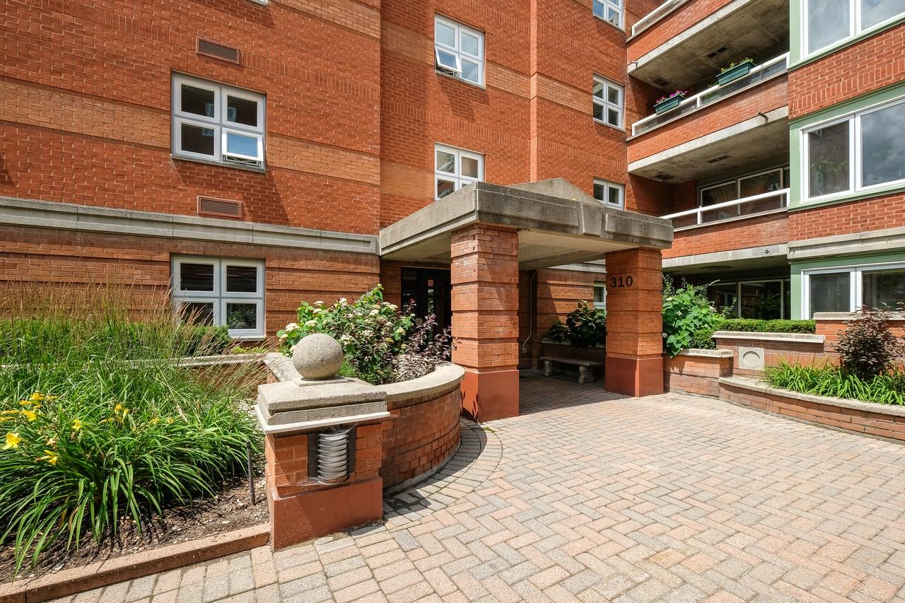 310 Crichton Street, Unit 305 New Edinburgh Apartments 310 Crichton