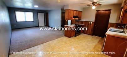 107 Broadway St - Photo 3 of 8