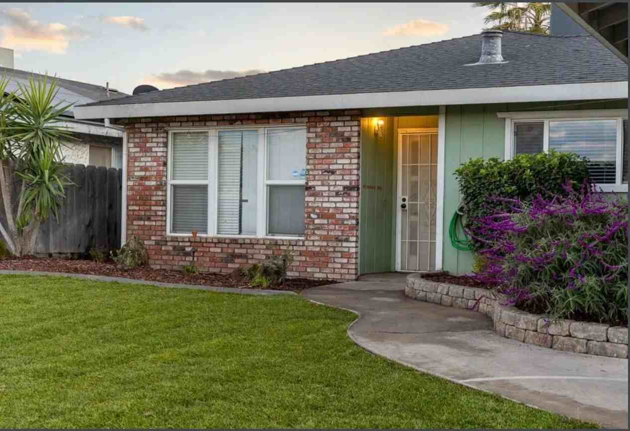 6567 Eden Ave - Photo 2 of 34