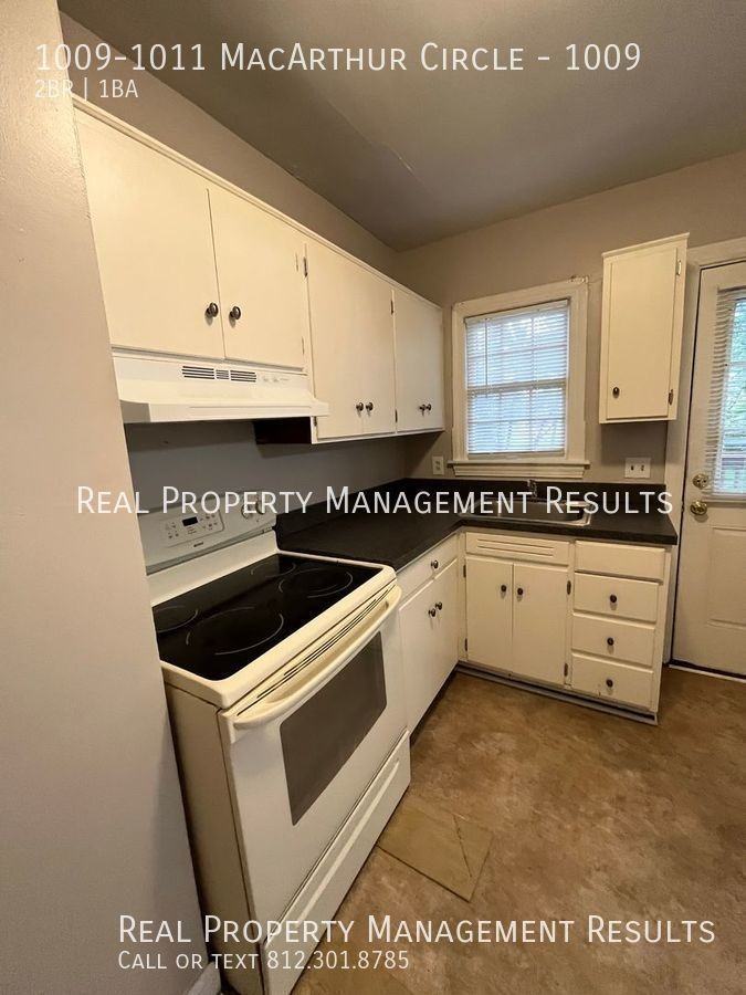 1009 Macarthur Cir #1009 - Photo 6 of 14