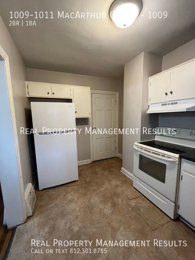 1009 Macarthur Cir #1009 - Photo 7 of 14