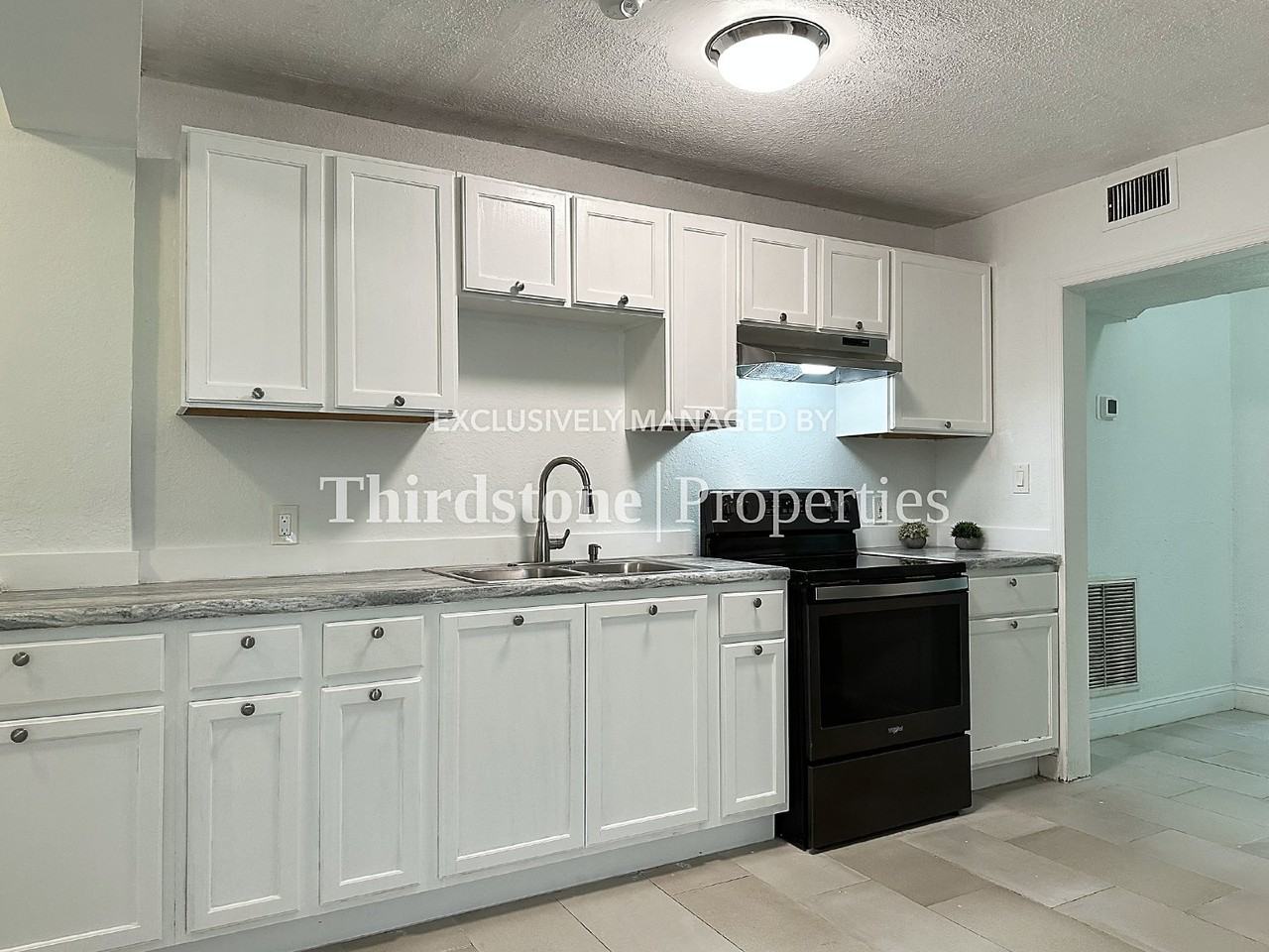 3333 Hickorynut St - Photo 2 of 36