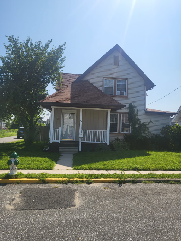 64 Logan Ave - Photo 2 of 26