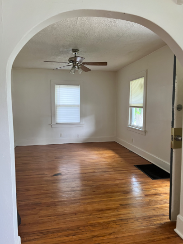 3316 Arline Ave - Photo 2 of 8