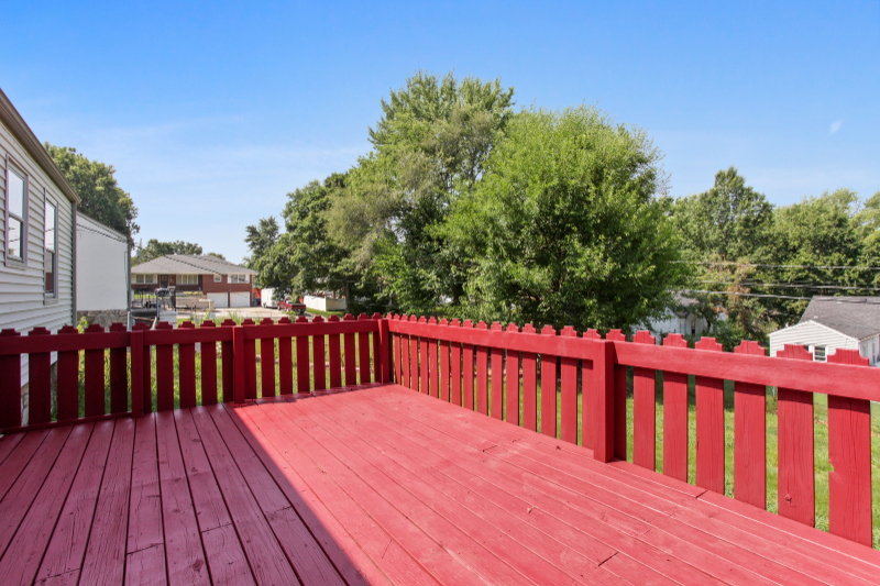 1036 S 56th Ter - Photo 3 of 11