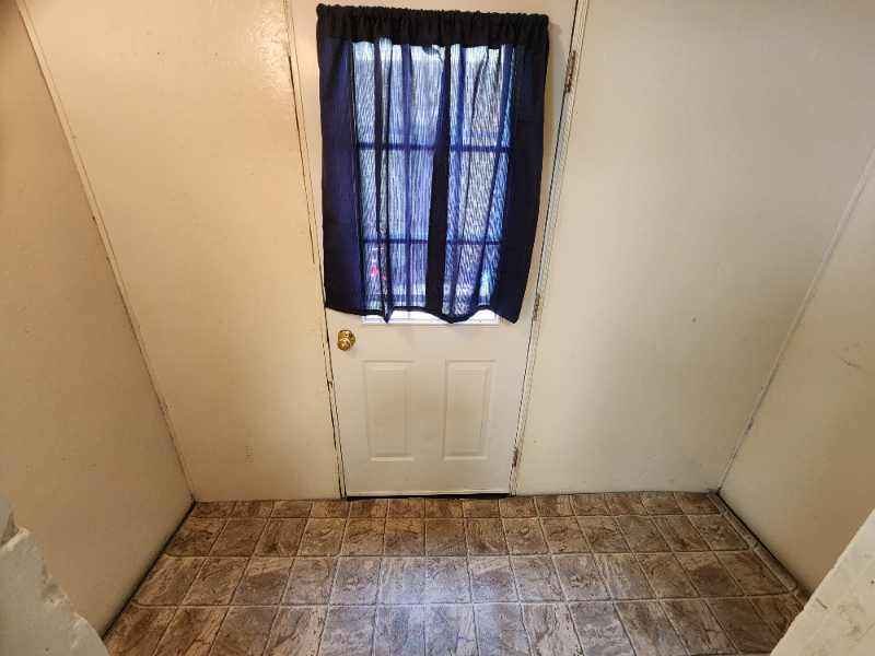 103 18th St #103 - Photo 3 of 15