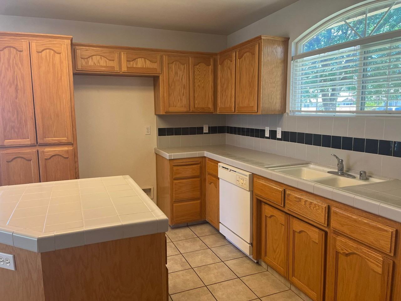 950 Geneva Drive #1 - Photo 7 of 26